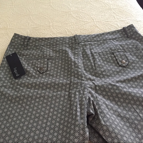 Shorts - Picture 3 of 3