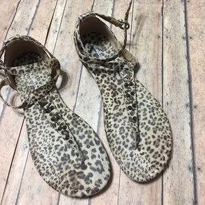 T-strap leopard print sandals