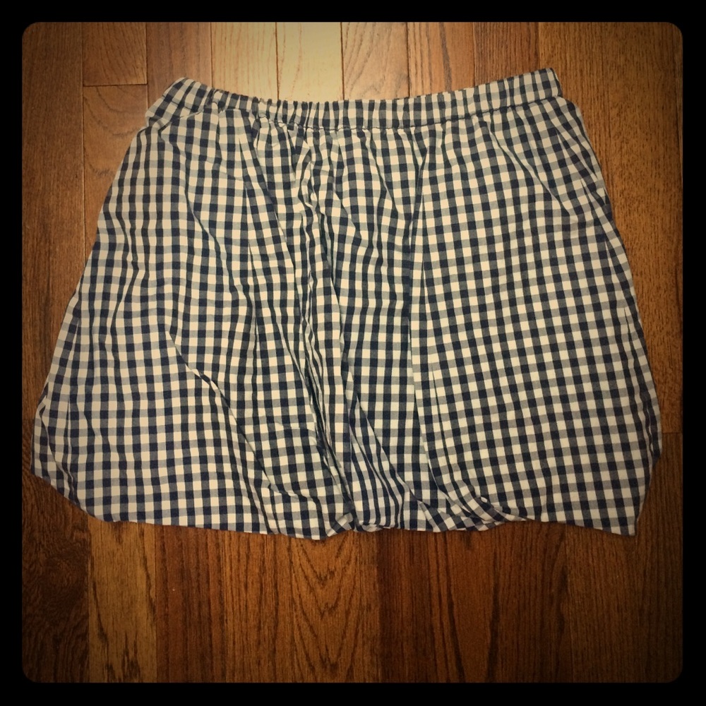Puffy dorothy-esque miniskirt