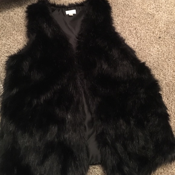 Black fur vest - Picture 1 of 1