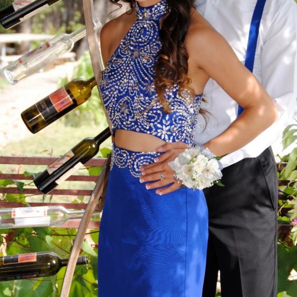 Prom Dress - Picture 2 of 5