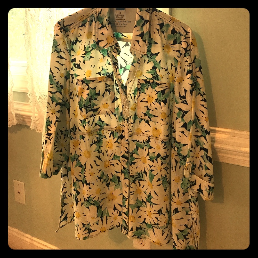 Sassy Jones NY daisy blouse