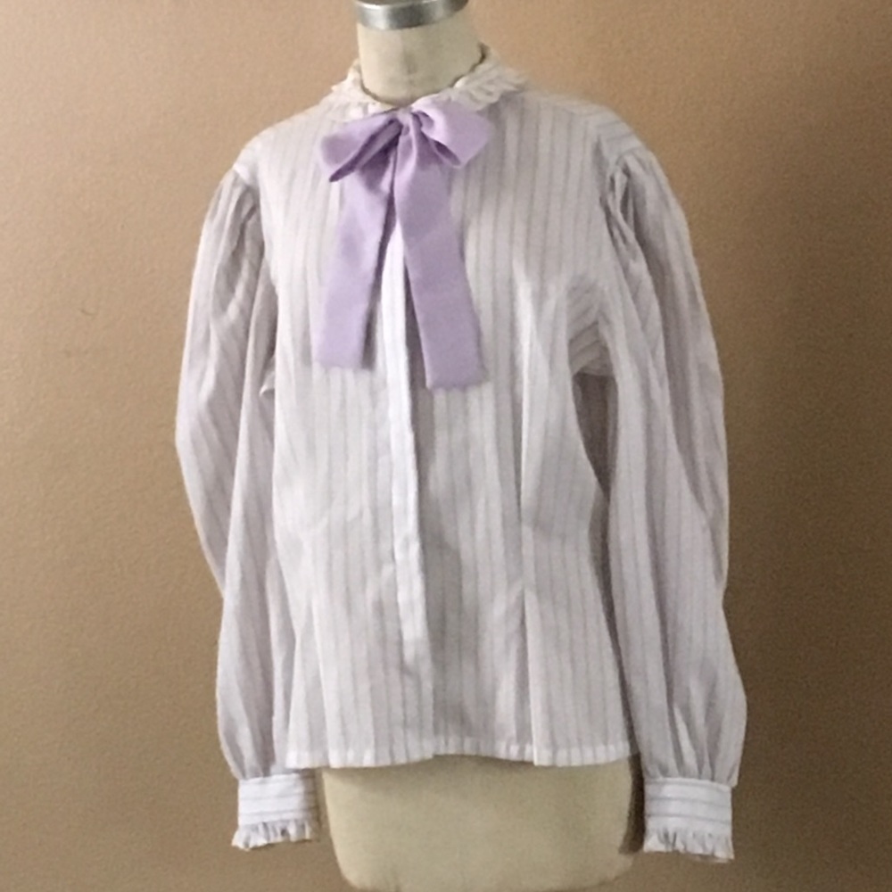 vtg pussy bow high neck ruffle Victorian blouse 👄