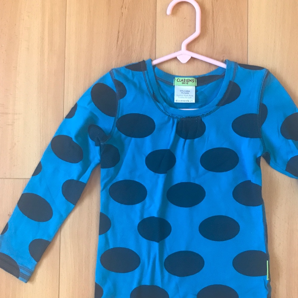 Claesen's cute top about size 5