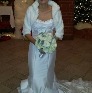 White faux fur crop bolero jacket. Used once.