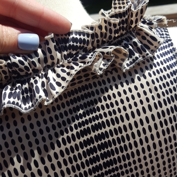 The Limited ruffle neck tank (XS) - Picture 4 of 5