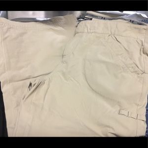 🏌️‍♀️Under Armour Performance Capri Pants 🚴‍♀️