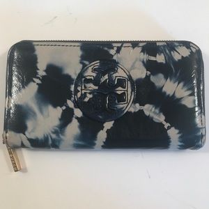 LIMITED EDITION Tory Burch blue tie dye wallet
