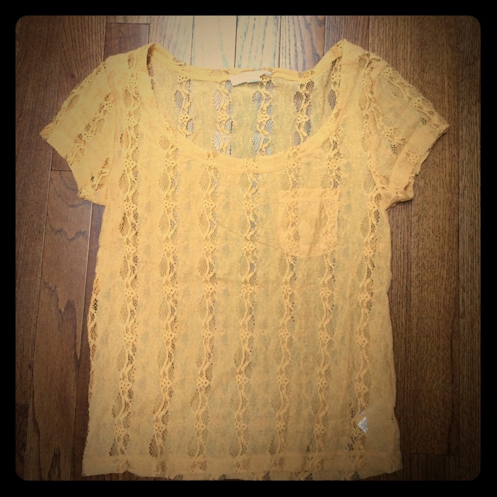 Lacy goldenrod top