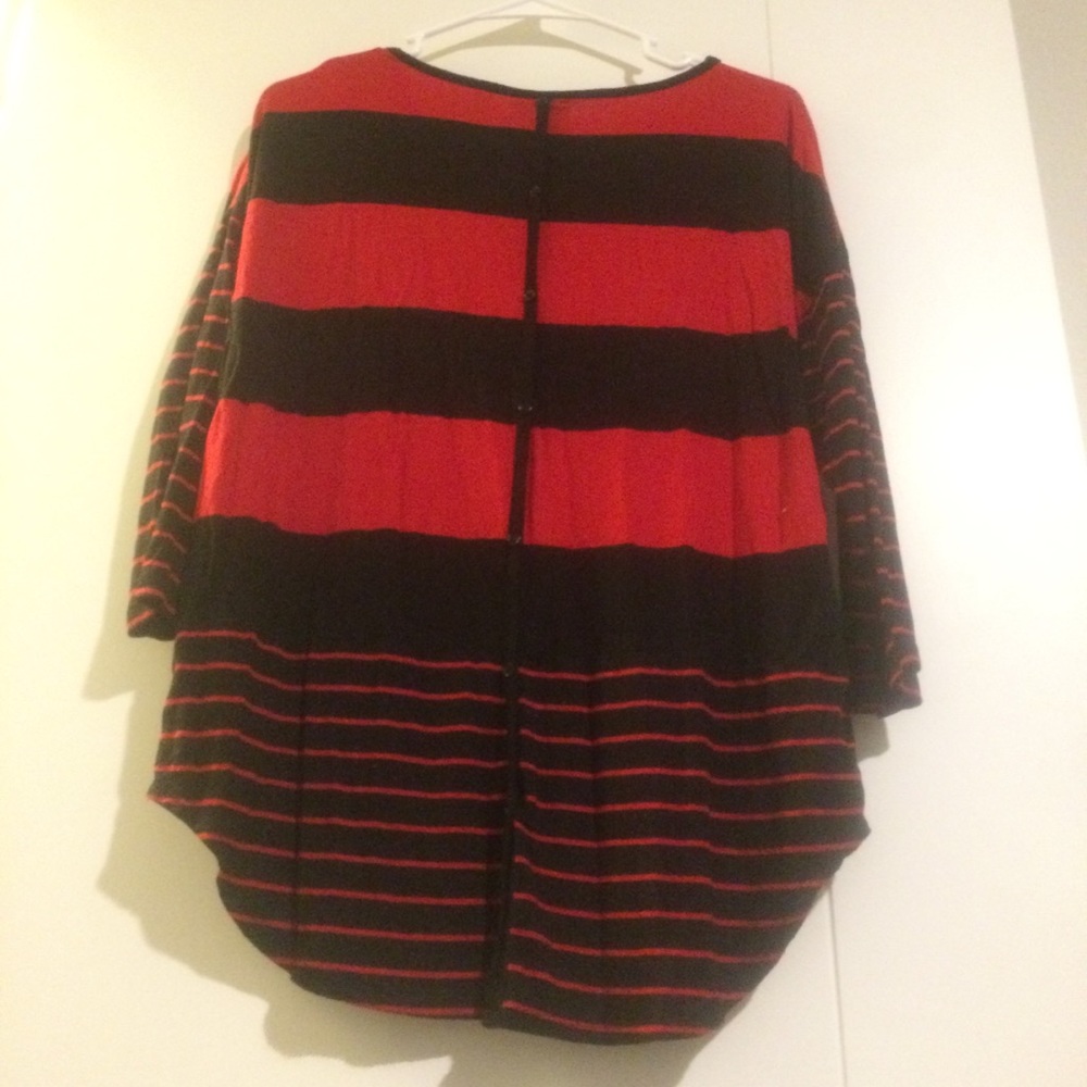 Onque Casual Black & Red Stripped Button Back Top