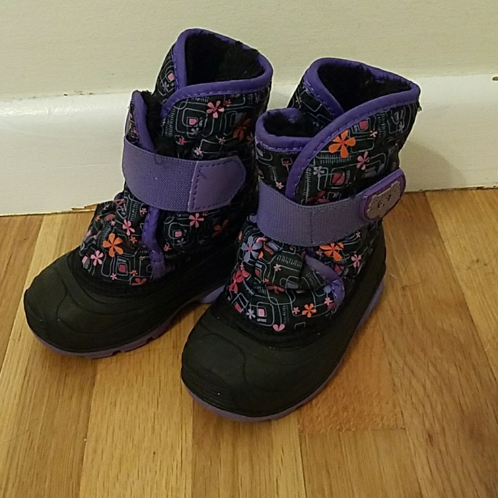 Toddlers Size 6 Kamik snow boots
