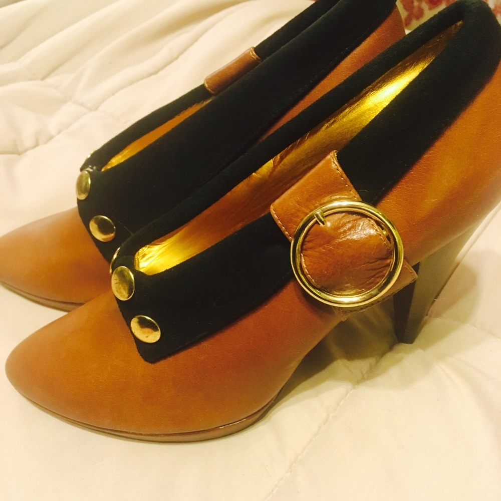Naughty monkey brown and black bootie heels