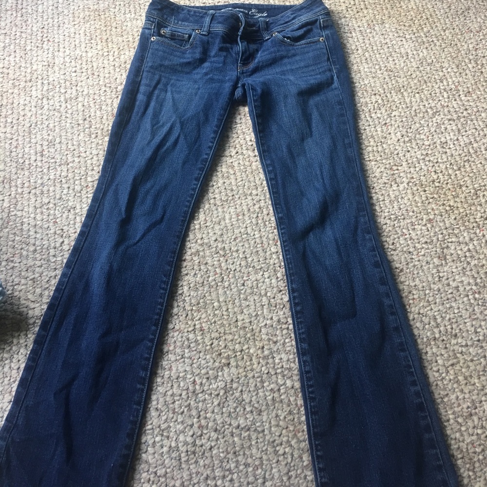 AMERICAN EAGLE JEANS