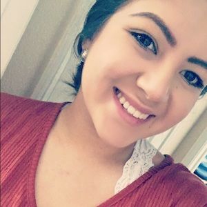 Meet your Posher, Denise