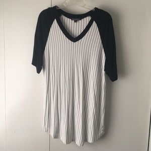 Brandy Melville t-shirt