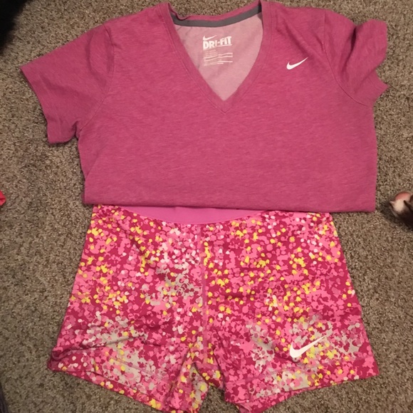 Nike t-shirt, Nike spandex - Picture 1 of 1