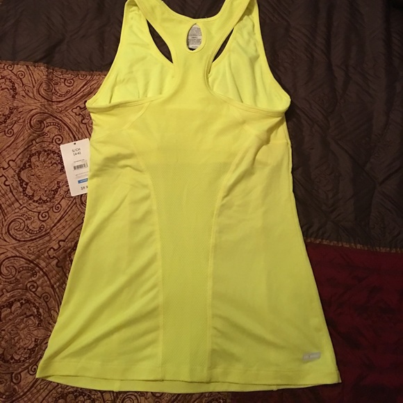 Bright yellow women's work out top. - Picture 2 of 2