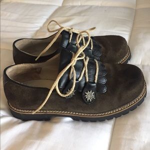 Geier Wally vintage oxfords