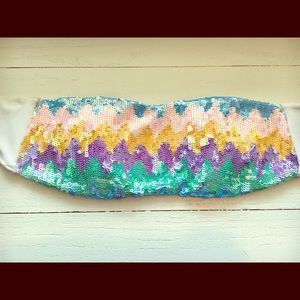 SALE! Victoria's Secret Swim Top size small 👙