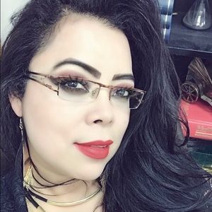 Meet your Posher, Carol