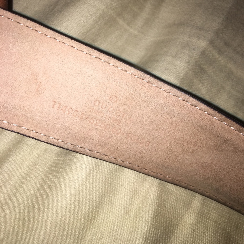 Size 95 GUCCI BELT PRICE NEGOTIABLE