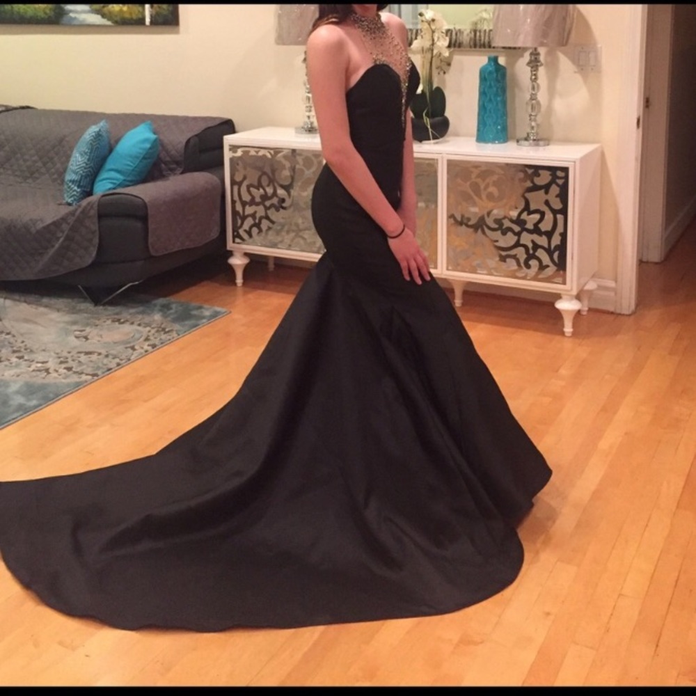 PROM DRESS JOVANI SLEEVELESS 2/4