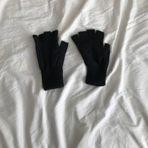 Fingerless gloves