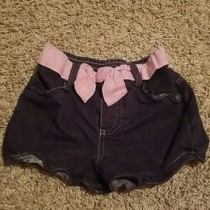 Toddler size 5 shorts
