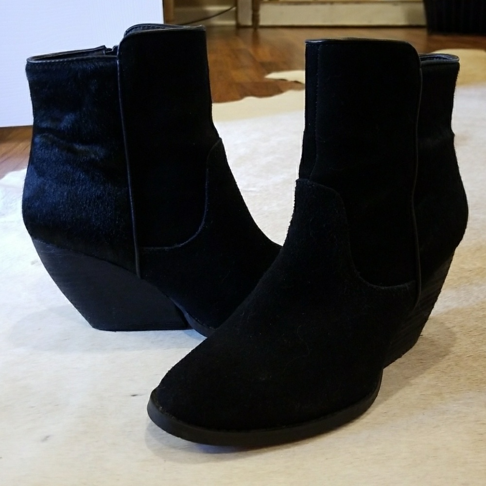 Very Volatile feral booties, size 6.5