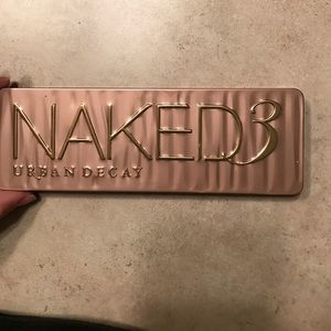 NAKED 3