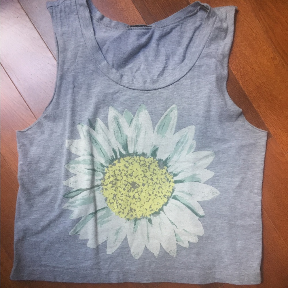 Cute cropped muscle tank top