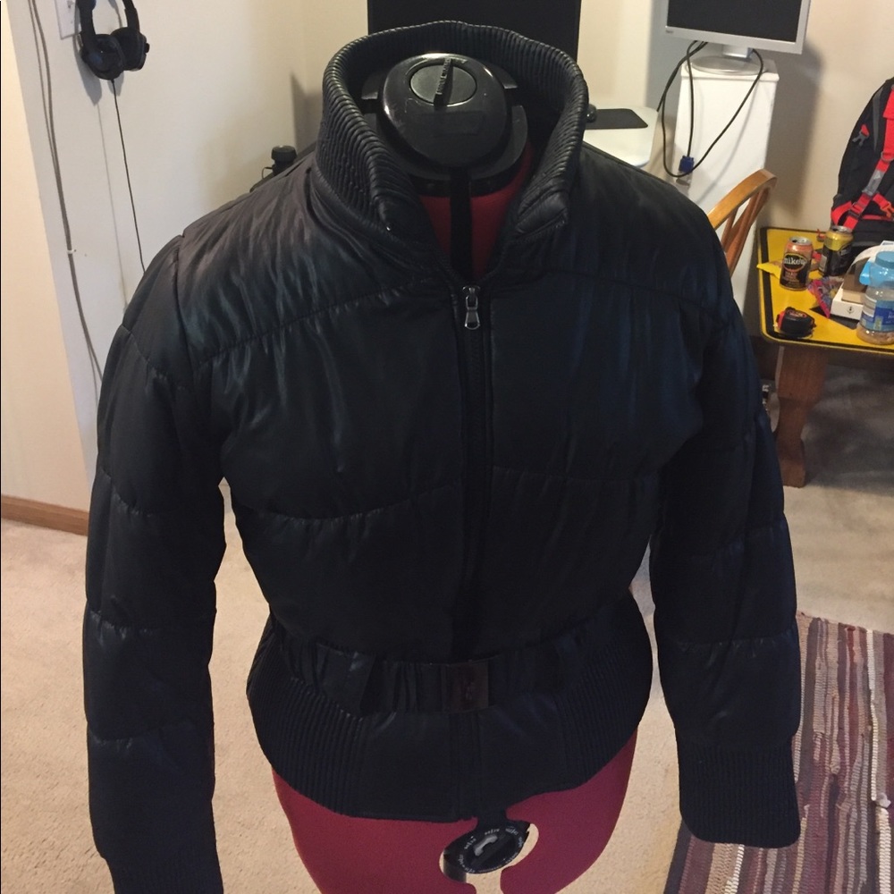 Vigoss Collection black down coat with belt