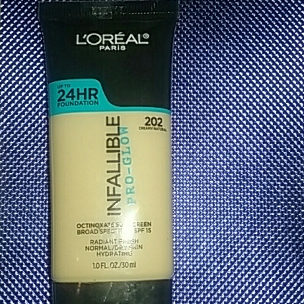 Loreal infallible proglow foundation