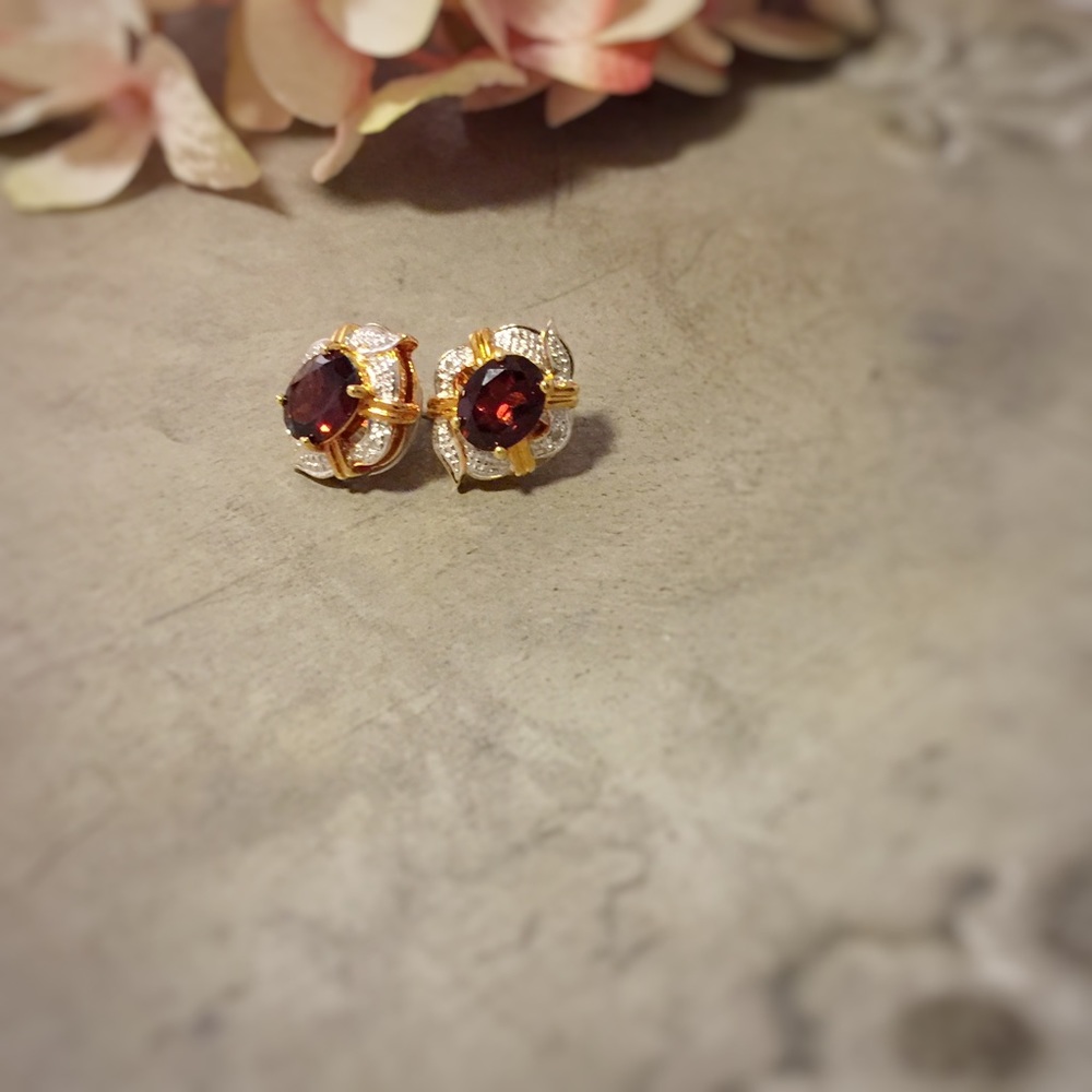 Garnet colored fashion earrings