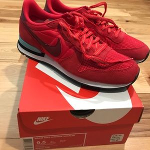 Nike Internationalist Sneakers