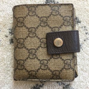 Authentic Gucci Monogram Wallet - Preowned