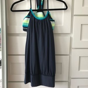 Navy Lulu Lemon Women's Top!💙