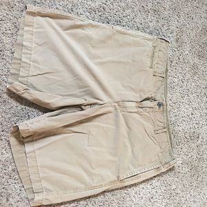 Men's Gap khaki shorts