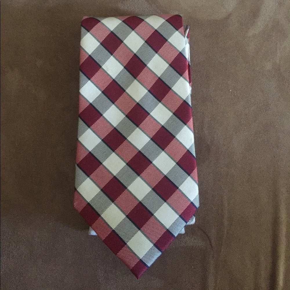Men tie by Roundtree & Yorke