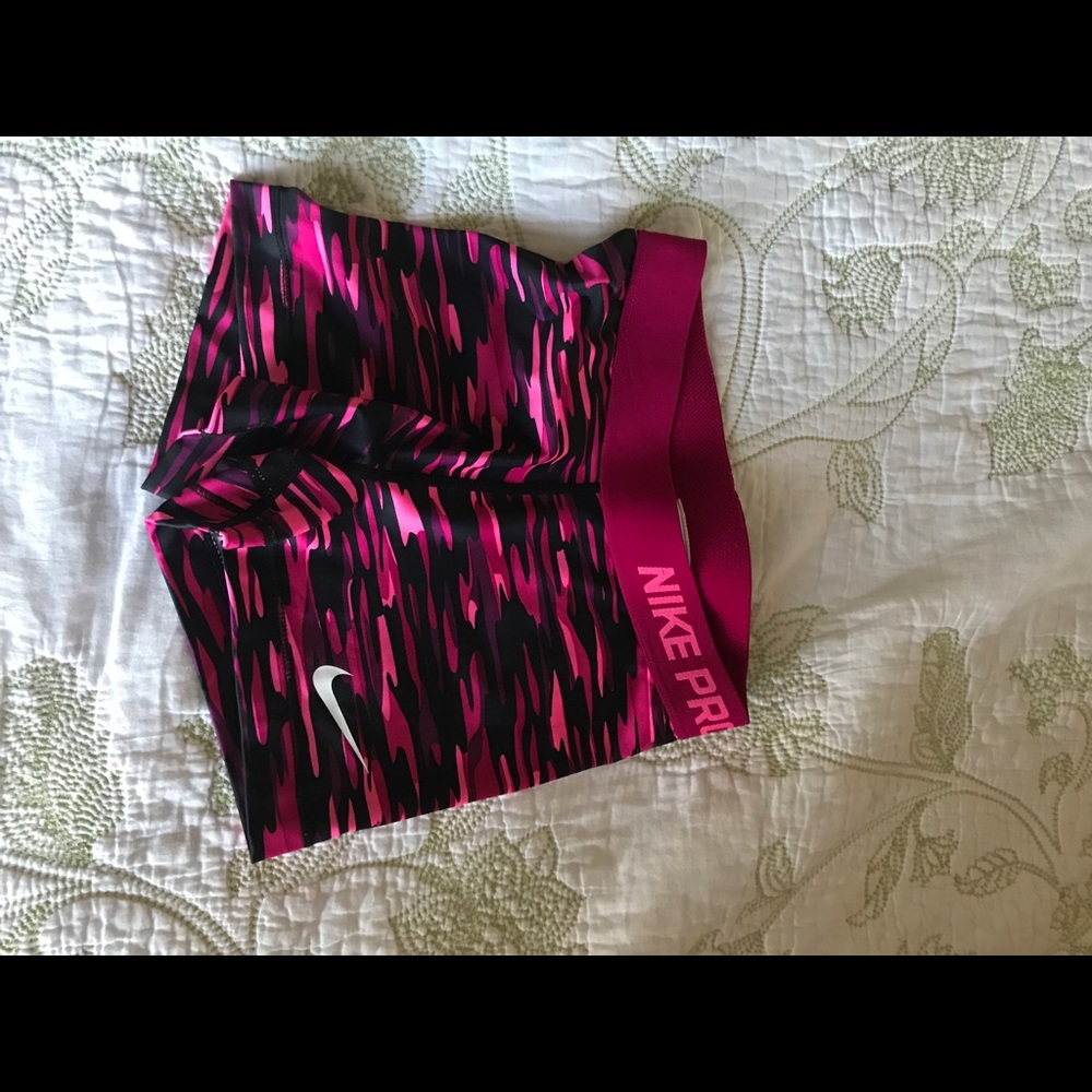 Nike pro form extra small