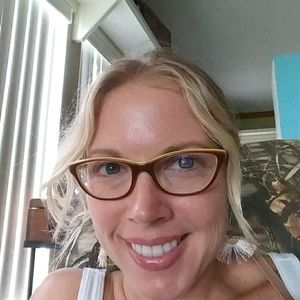 Meet your Posher, Courtney