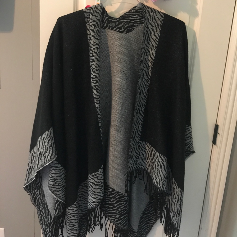 MAtches everything throw on and go shawl