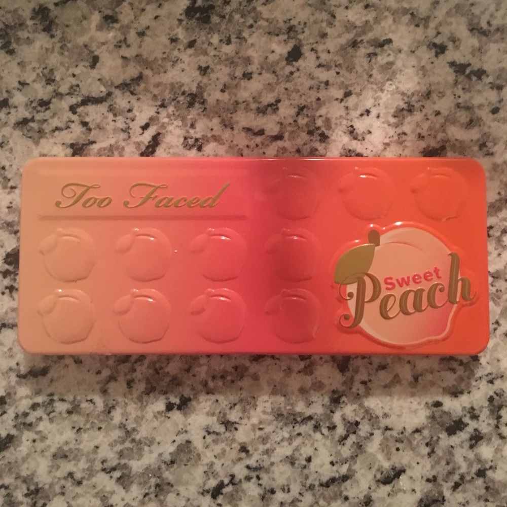 Too Faced Peach Eye Shadow Pallet
