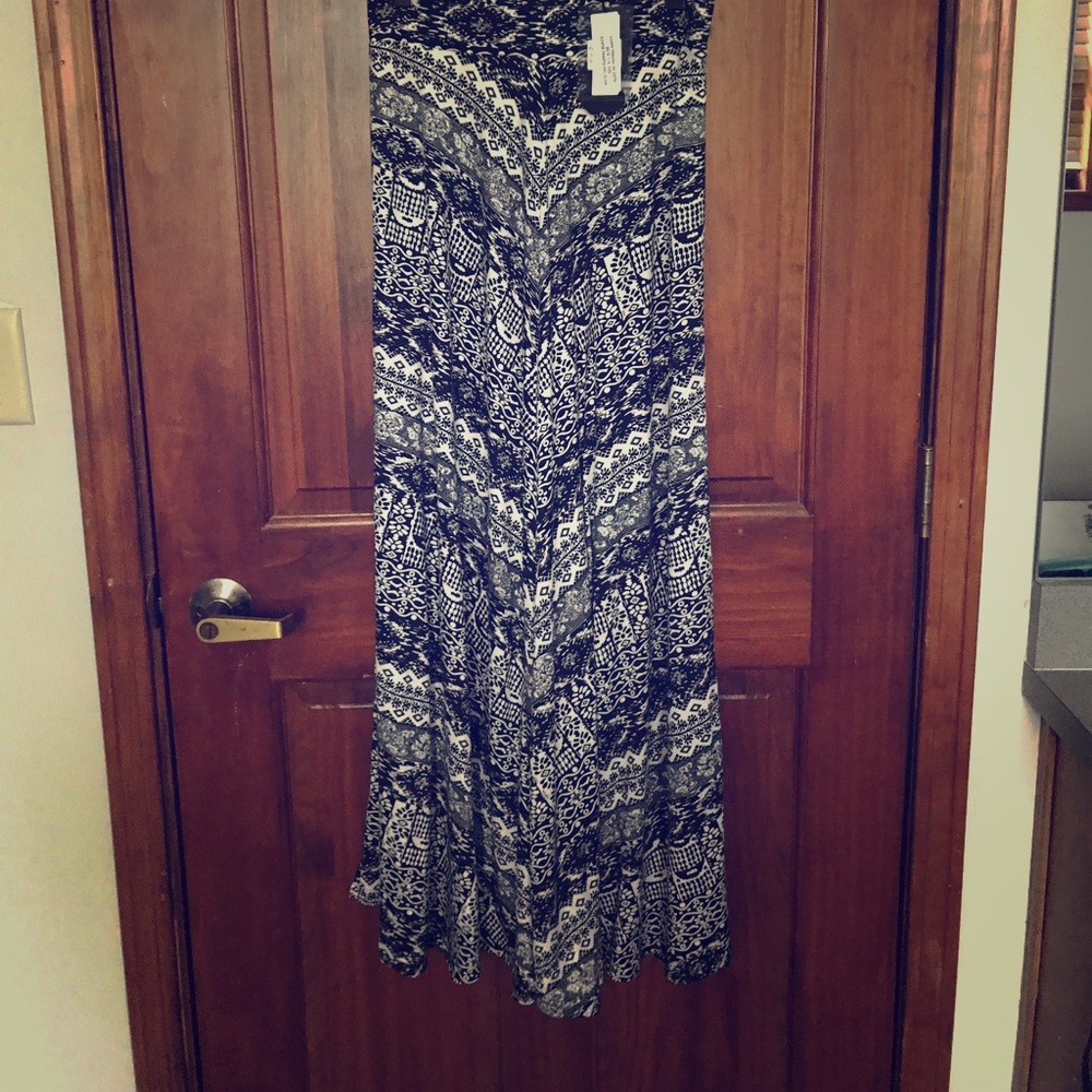 Never worn NWT- high waisted knit maxi skirt