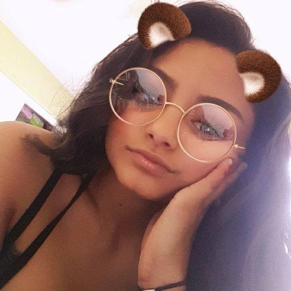 Meet your Posher, Thalia - Picture 1 of 1