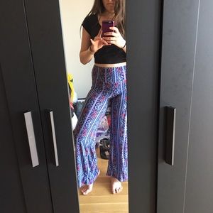 Bell-bottom stretch pants