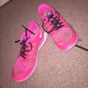Pink Nike free 5.0