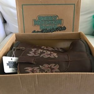 Brand new still in box little girls boots SZ 3
