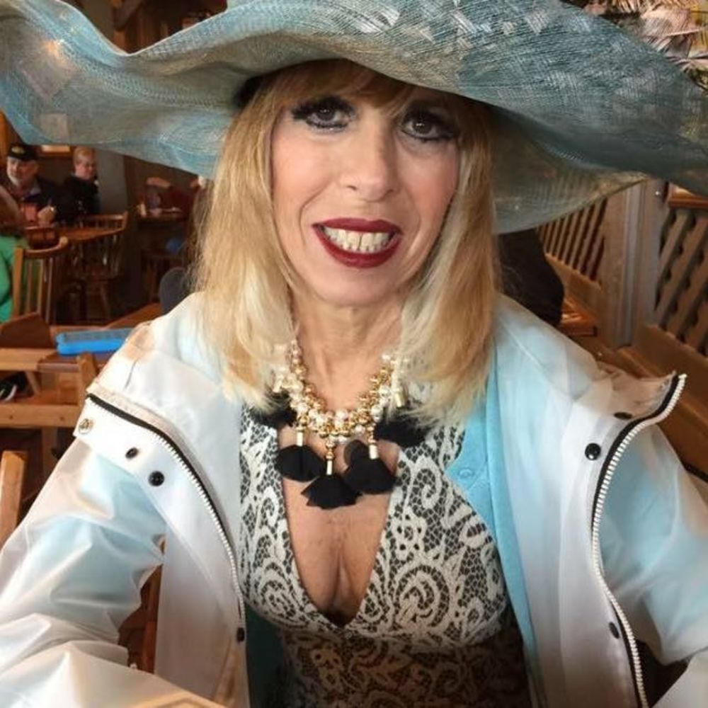 Meet your Posher, Adele