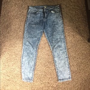 Acid Wash Ankle Jeans